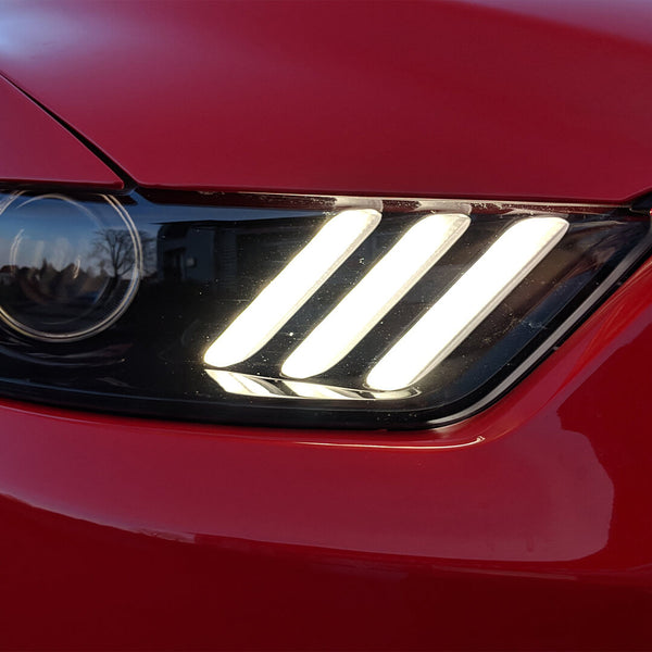 EURO Mustang Tagfahrlicht im Scheinwerfer mit sequentiellem Blinker/Mustang 2015+