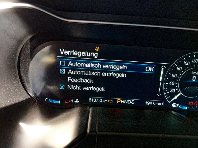 Automatisches Verriegeln der Zentralverriegelung (Anti-Car-Jacking-Funktion)